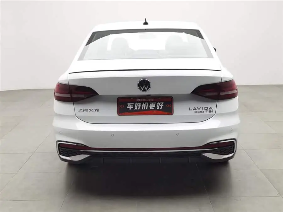 لافيدا 2024 300TSI DSG النسخة الرائدة السماوية