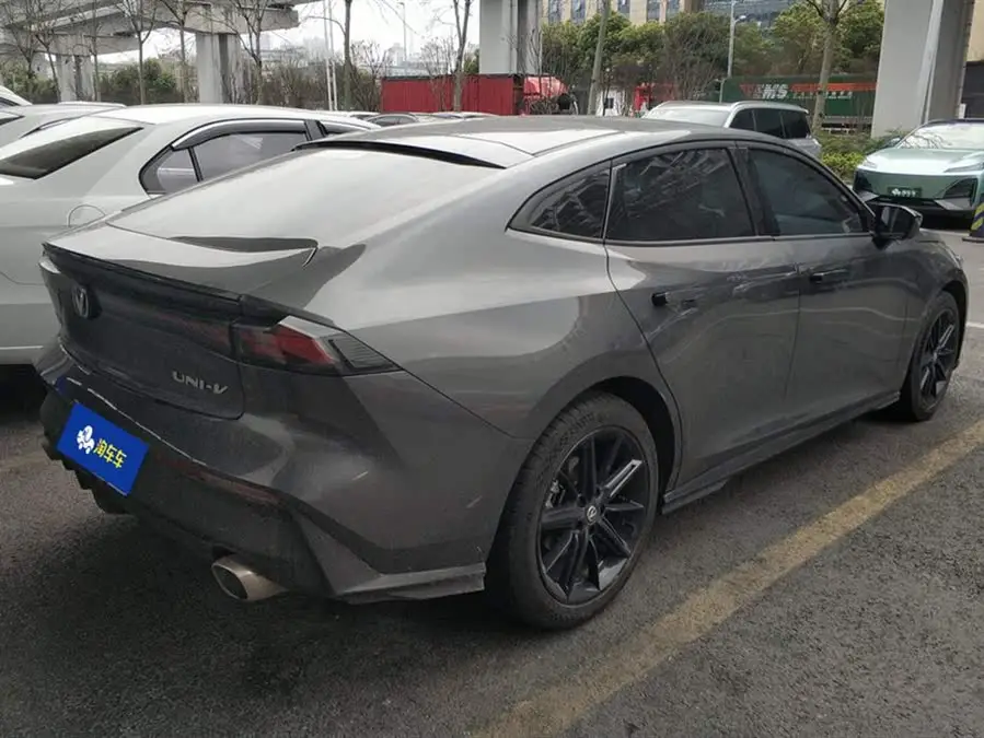 Changan UNI-V 2022 1.5T Premium