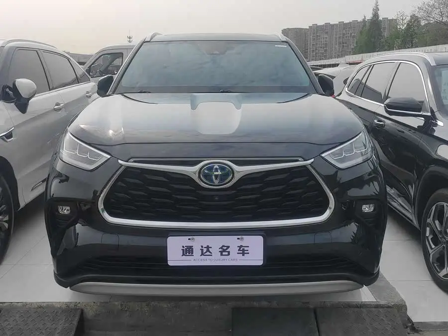 هايلاندر 2022 هايبرد 2.5 لتر دفع رباعي فئة بريميوم 7 مقاعد