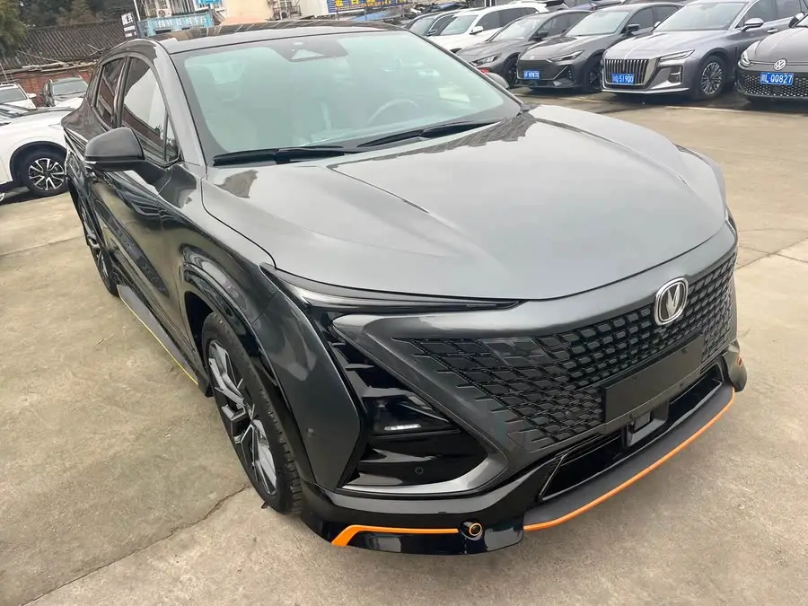 تشانجان UNI-T 2022 1.5T النسخة الرياضية المتميزة