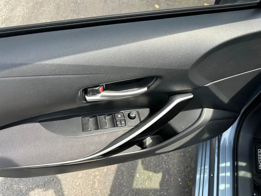 كورولا 2022 هايبرد 1.8 لتر E-CVT إصدار رائد