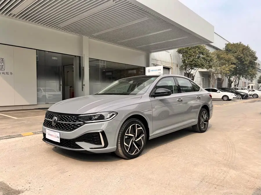 لافيدا 2023 300TSI DSG إصدار النجوم الأبدية