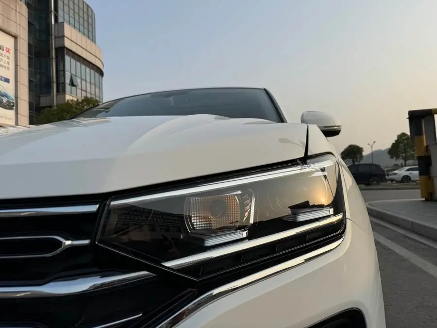 Tayron 2022 330TSI Two-Wheel Drive Luxury Intelligent Connectivity Version