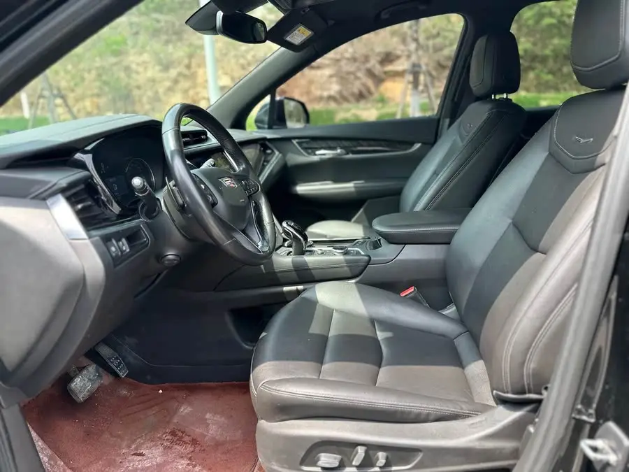 كاديلاك XT6 2021 2.0T سبعة مقاعد فاخرة دفع أمامي