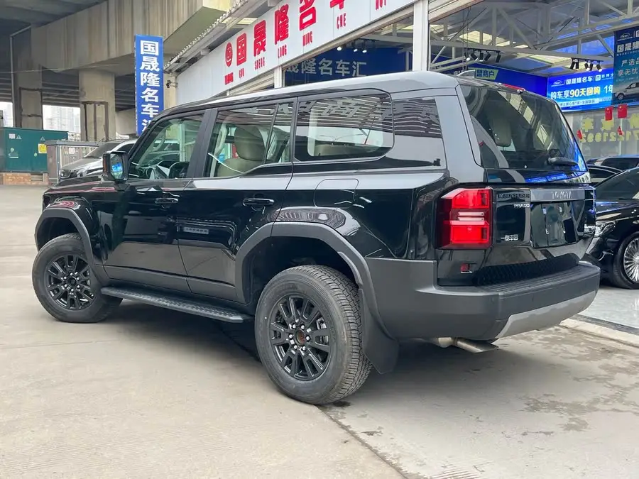 برافو 2024 2.4T نسخة TX متعددة الاستخدامات 6 مقاعد