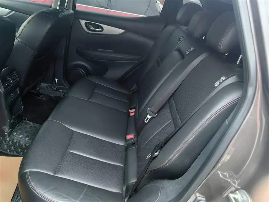 2021 نيسان إكس-تريل 2.0 لتر CVT الفاخرة