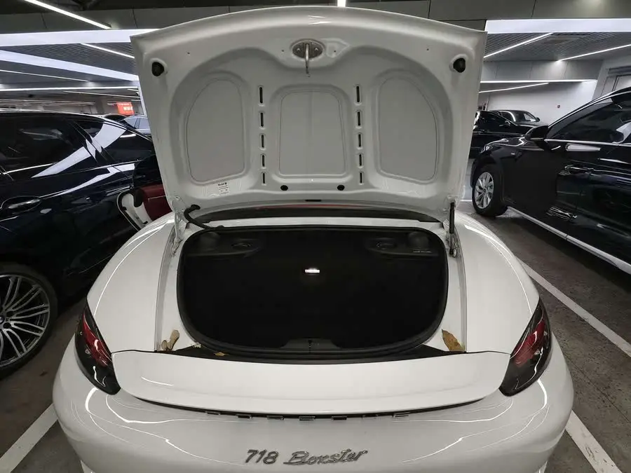 Porsche 718 2020 Model Boxster 2.0T