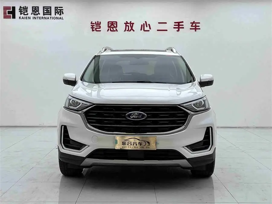 2021 Ford Edge PLUS EcoBoost 245 Two-Wheel Drive Platinum 5-Seater