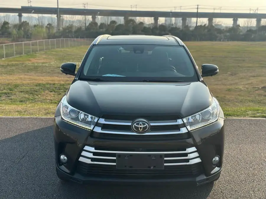 هايلاندر 2018 2.0T دفع رباعي فاخرة 7 مقاعد معيار VI