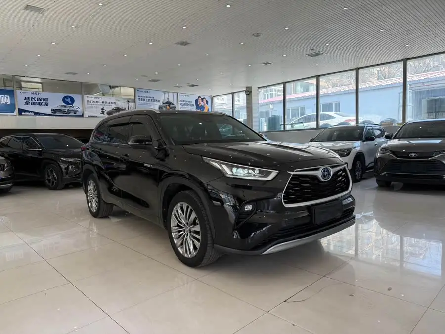 هايلاندر 2022 هايبرد 2.5 لتر دفع رباعي فاخر 7 مقاعد