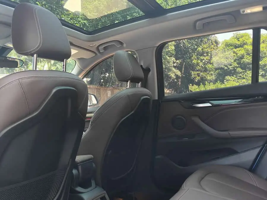 بي إم دبليو X1 2020 sDrive25Li طراز رائد