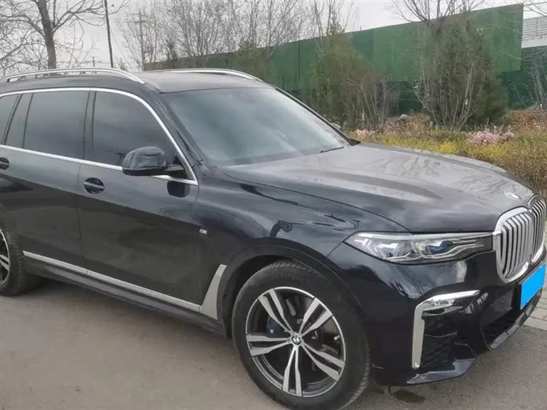 بي إم دبليو X7 2021 xDrive40i حزمة رياضية M الفاخرة