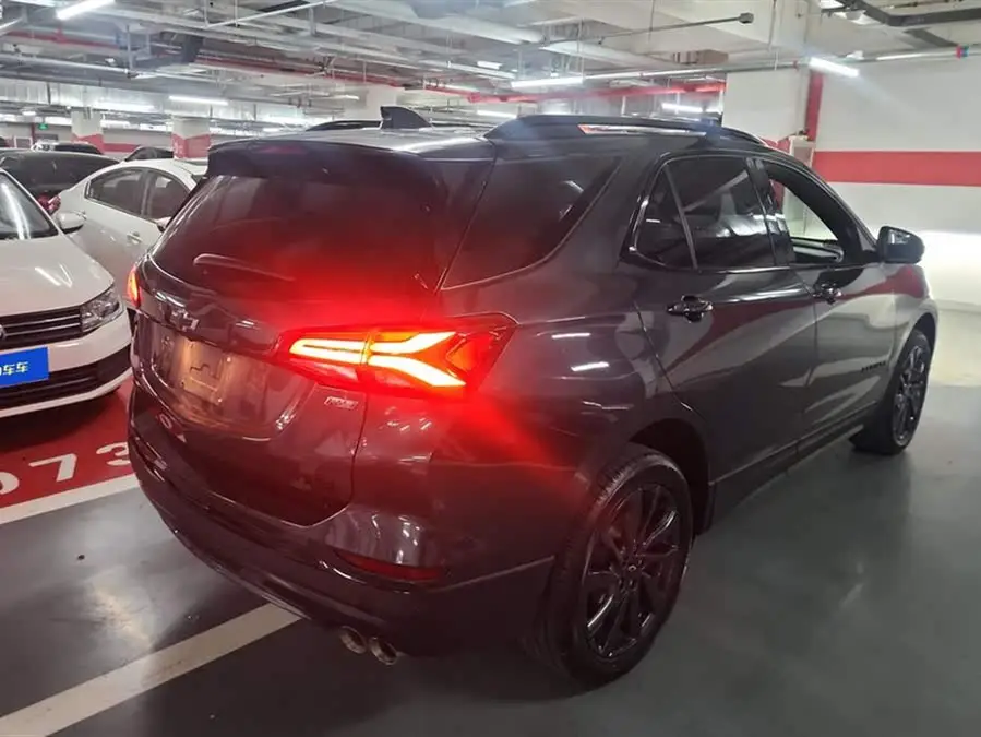 2021 شيفروليه إكوينوكس 550T RS إصدار المدافع الذكي بالدفع الرباعي