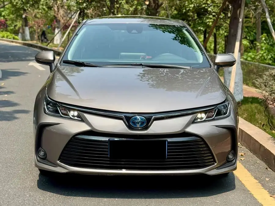 2021 كورولا هايبرد 1.8 لتر E-CVT إصدار النخبة