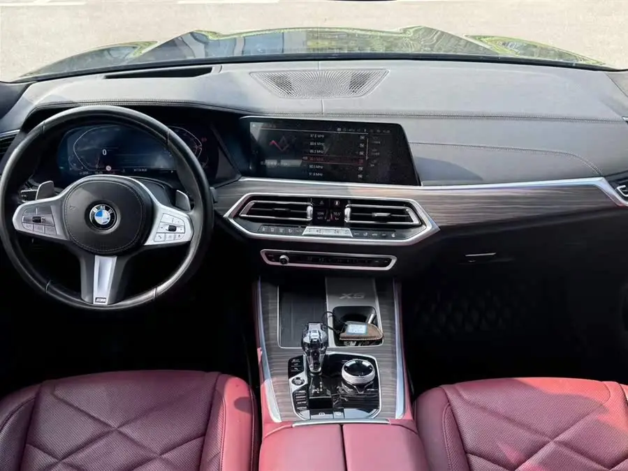 BMW X5 2022 xDrive 40Li M Sport Package