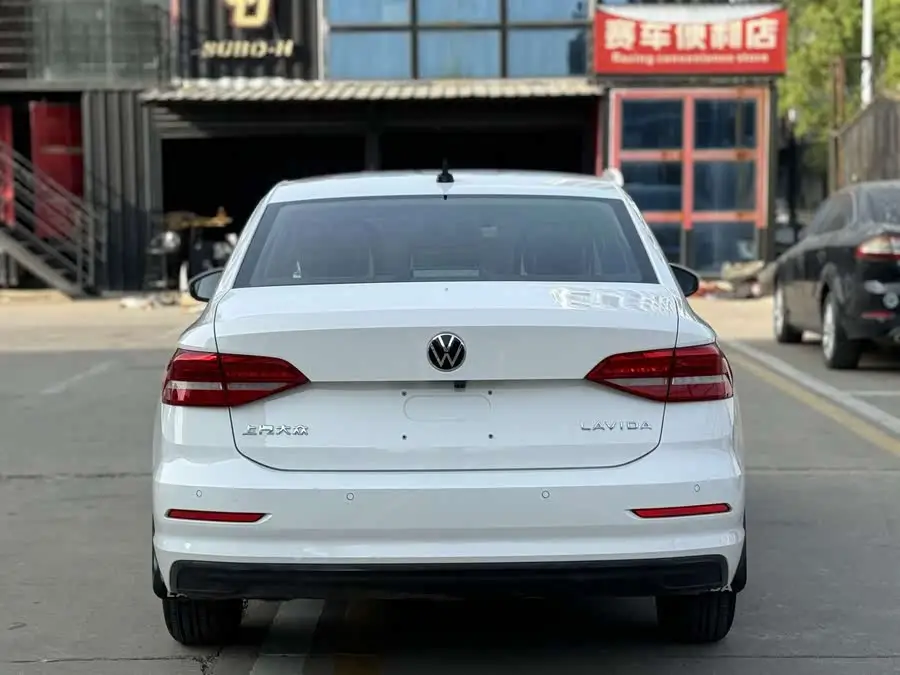 Lavida 2019 1.5L Automatic Stylish Version National VI