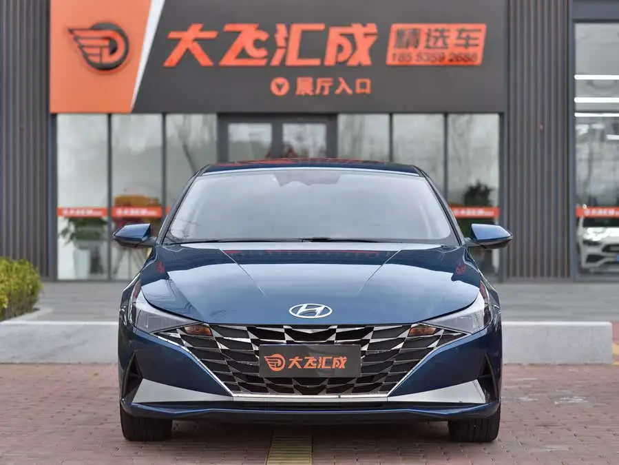 Elantra 2022 1.5L CVT LUX Premium Edition