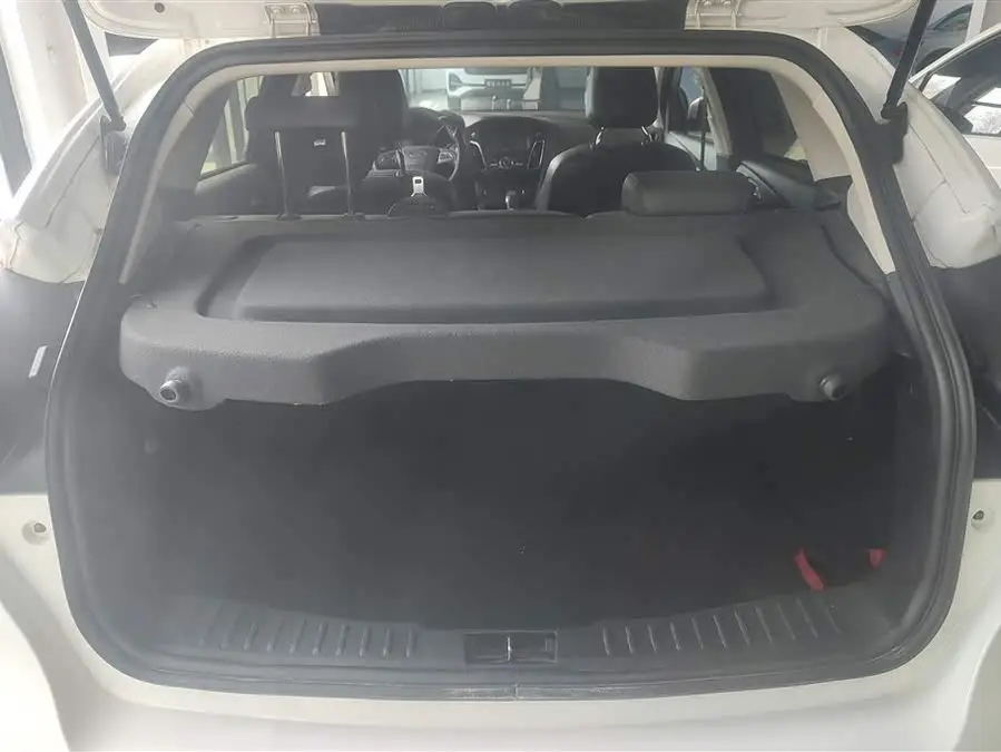 فورد فوكس 2020 هاتشباك كلاسيكي 1.5 لتر أوتوماتيكي ترند