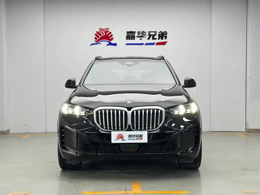 بي إم دبليو X5 2023 xDrive 40Li حزمة M الرياضية