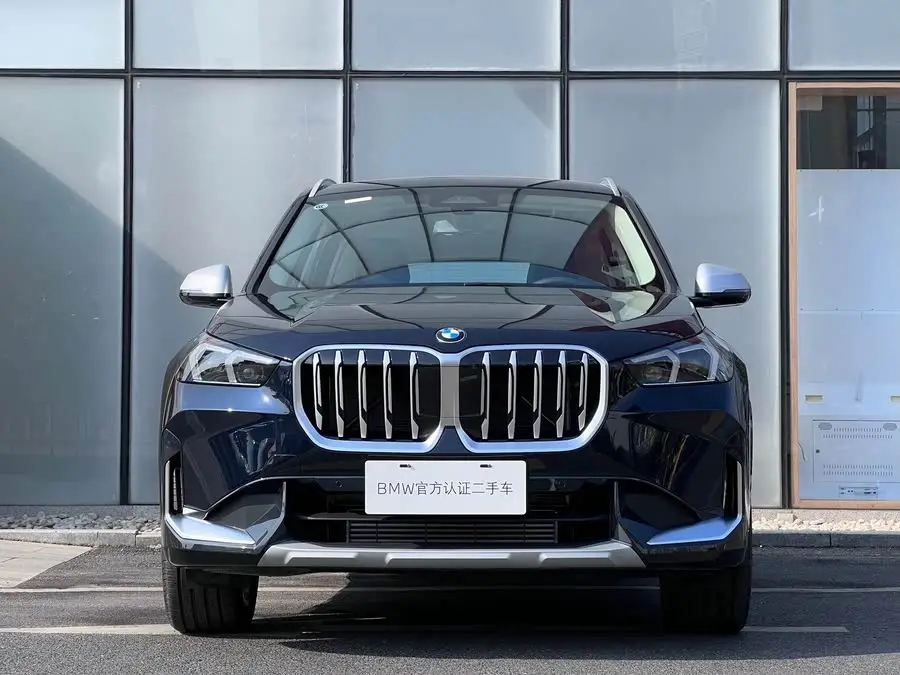 بي إم دبليو X1 2023 sDrive25Li حزمة التصميم X