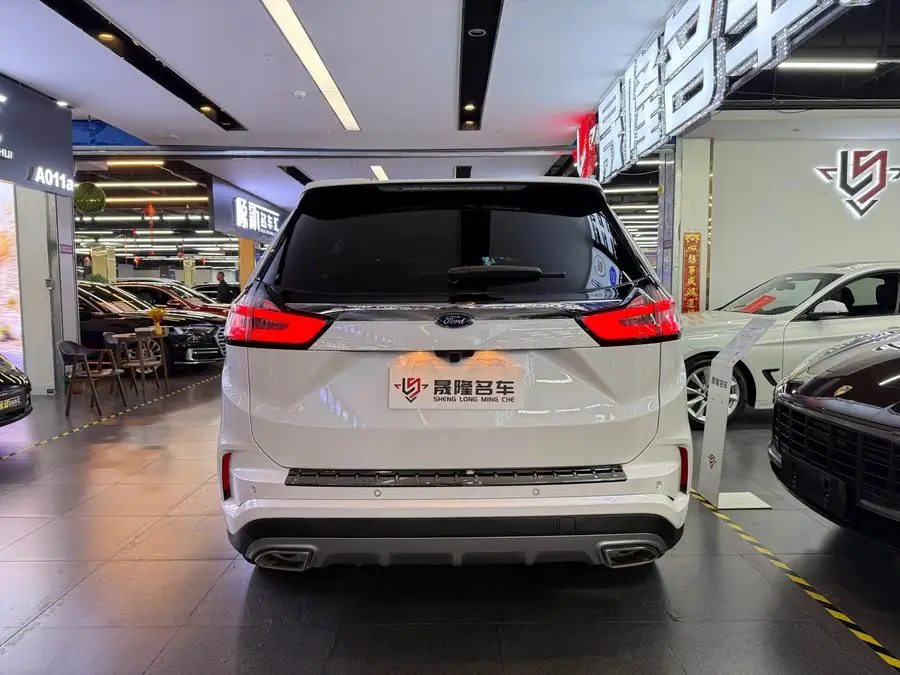 2021 Ford Edge PLUS EcoBoost 245 FWD High-end Model 7-Seater