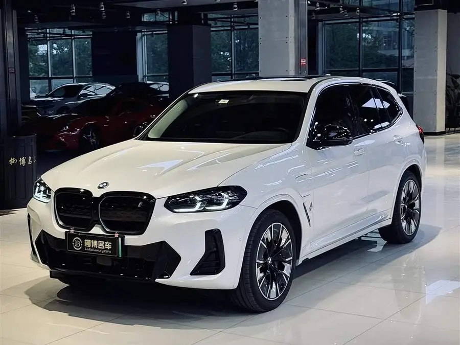 BMW iX3 2024 Leading Edition