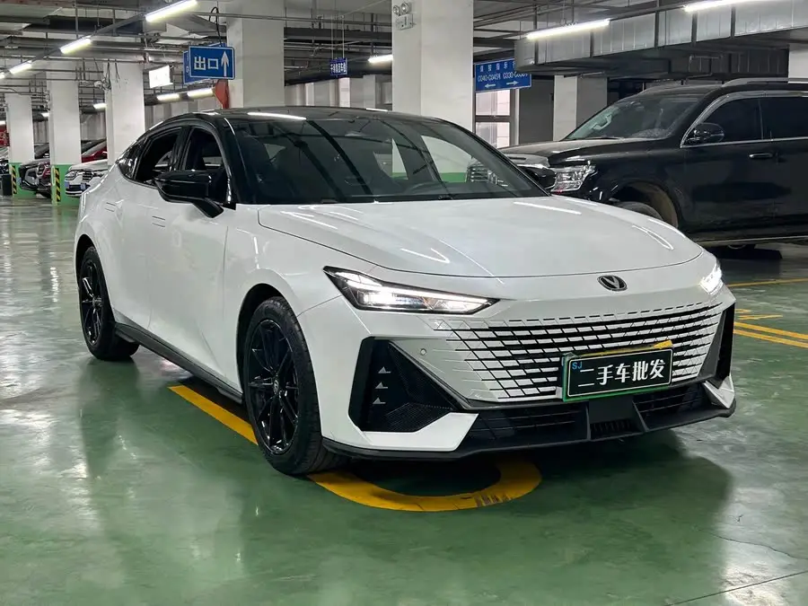 Changan UNI-V 2023 1.5T Premium