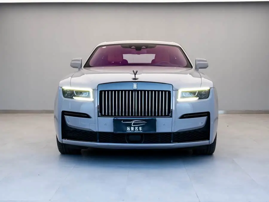 غوست 2022 6.7T بلاك بادج