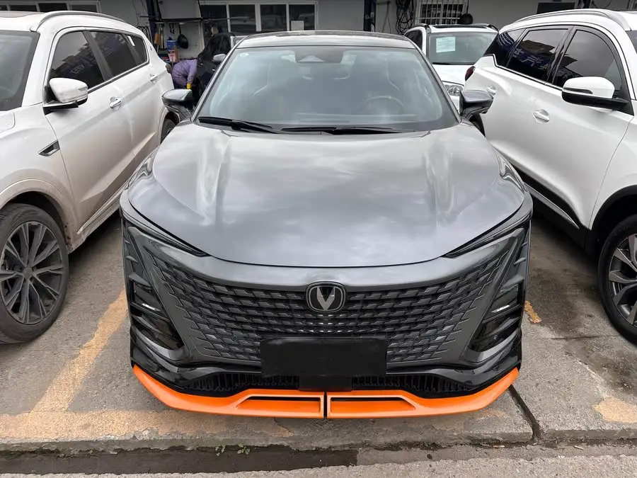 تشانجان UNI-T 2023 الطراز الثاني 1.5T نسخة رياضية فاخرة