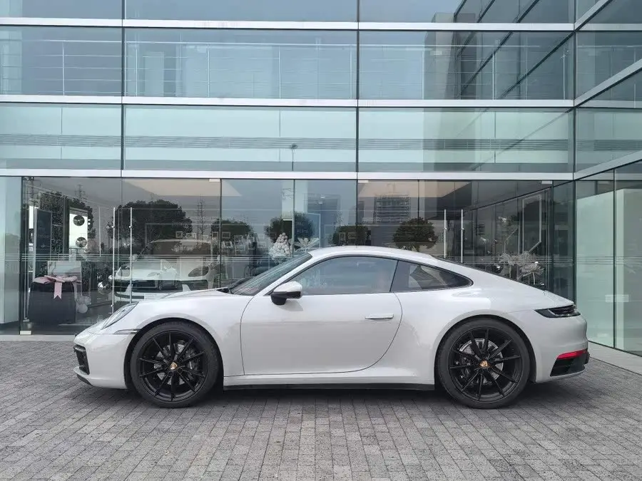 بورش 911 2023 كاريرا 3.0T