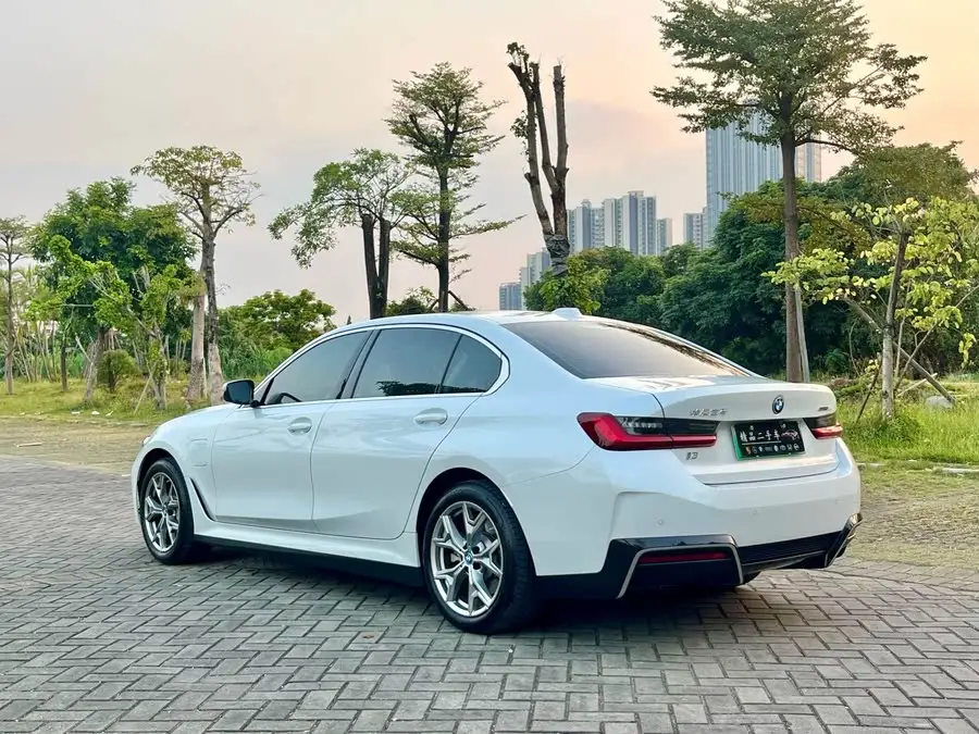 بي إم دبليو i3 2024 eDrive 35 L