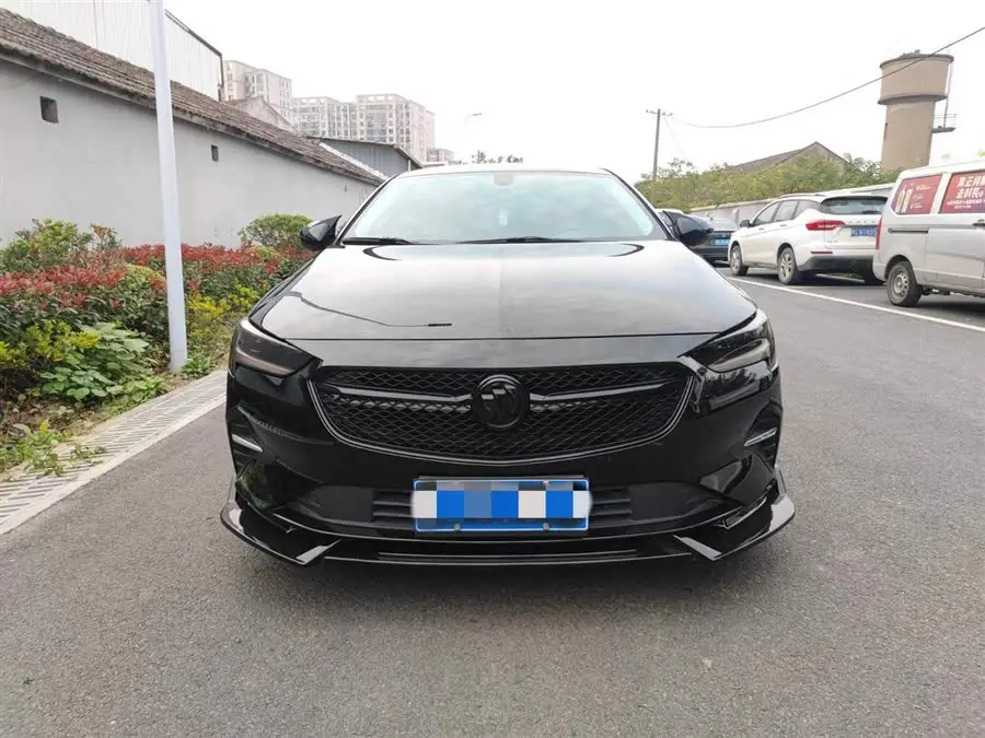 2022 بايك ريجال 552T إصدار ذكي