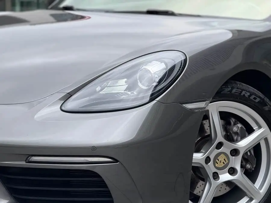 Porsche 718 2020 Model Boxster 2.0T