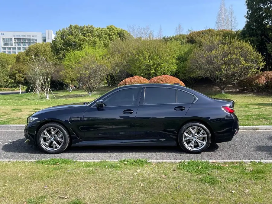 بي إم دبليو i3 2022 eDrive 35 L