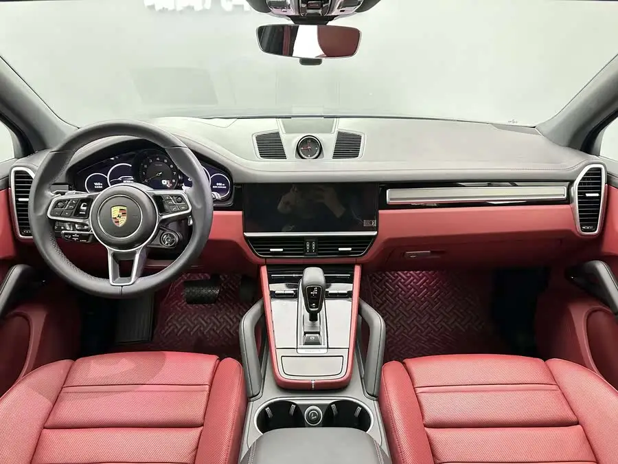 2023 Cayenne 3.0T Platinum Edition