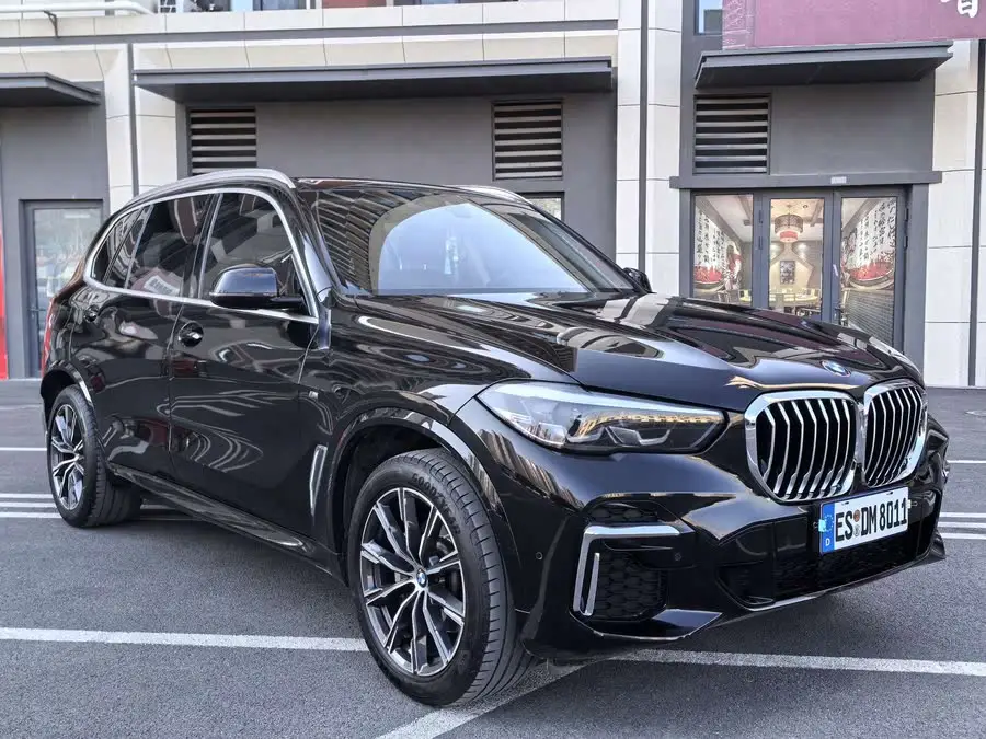 بي إم دبليو X5 2022 xDrive 30Li حزمة الرياضة M