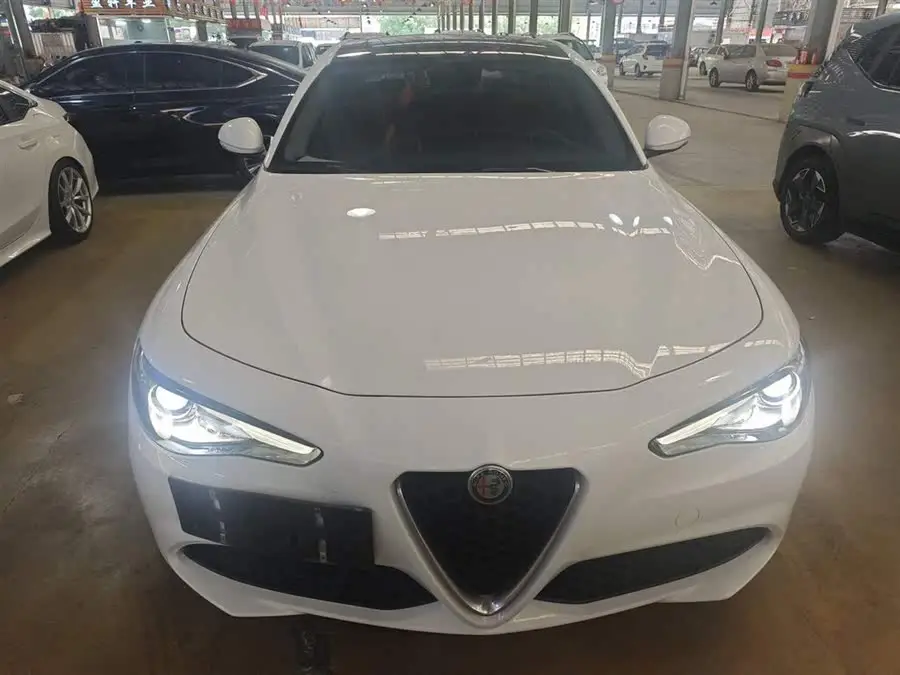 2019 جوليّا 2.0T 280HP الفئة الفاخرة