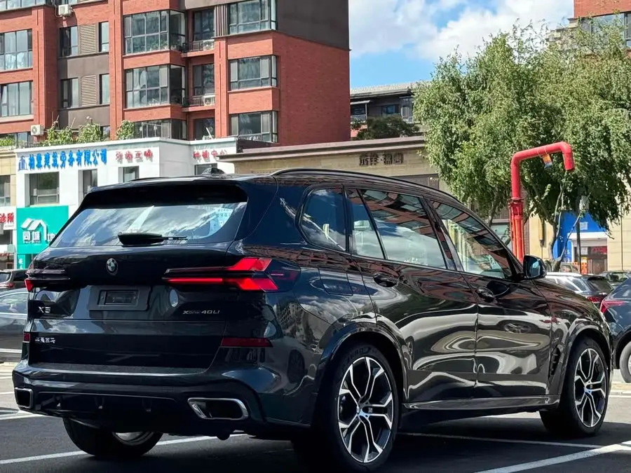 بي إم دبليو X5 2023 xDrive 40Li إصدار النخبة حزمة رياضية ليلية