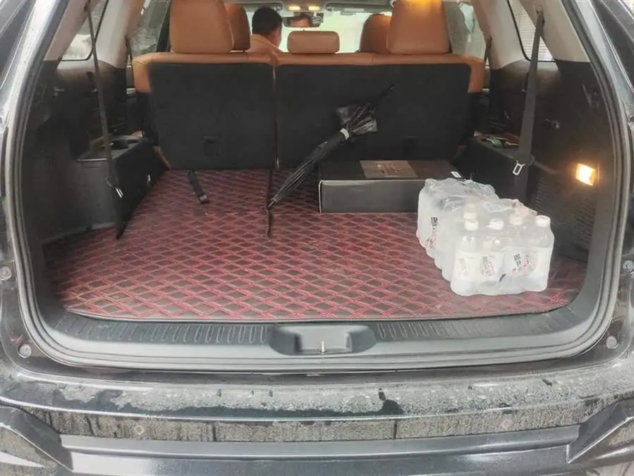 2021 هايلاندر 2.0T النسخة Knight للدفع الرباعي 7 مقاعد