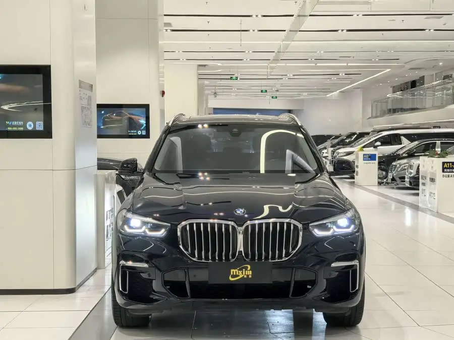 بي إم دبليو X5 2023 xDrive 30Li حزمة M الرياضية الحصرية