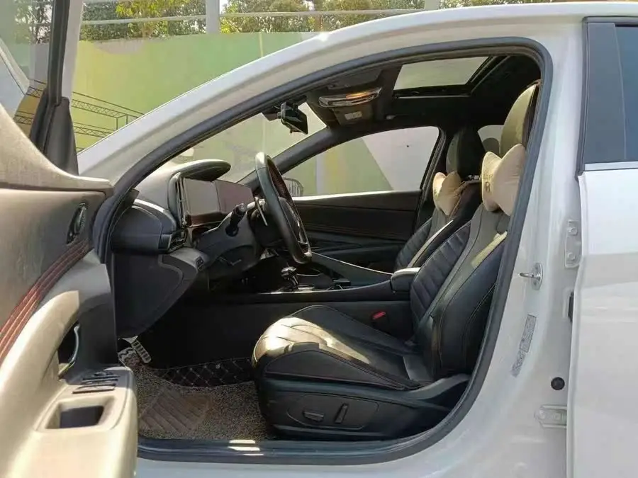 2022 Elantra 240TGDi DCT LUX Premium