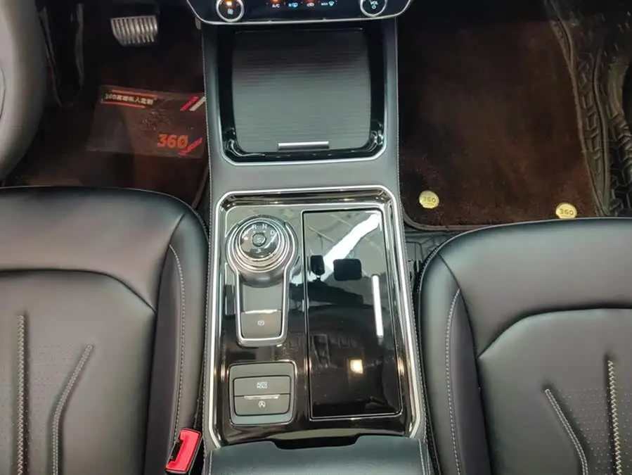 2022 Edge PLUS EcoBoost 245 AWD Platinum 7-seater