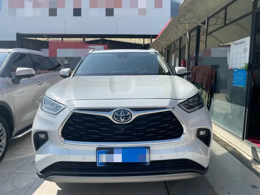 هايلاندر 2022 هايبرد 2.5 لتر دفع رباعي بريميوم 7 مقاعد