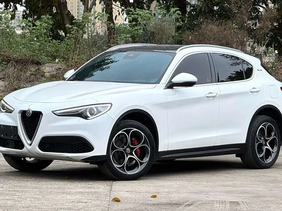 2020 Stelvio 2.0T 280HP Luxury Sport Edition