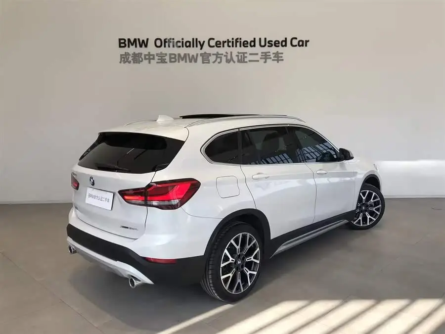 بي إم دبليو X1 2021 xDrive25Li الفاخرة