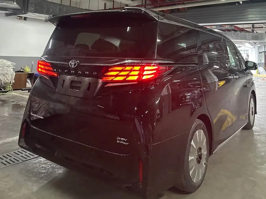 ألفارد 2024 هايبرد 2.5 لتر بريميوم