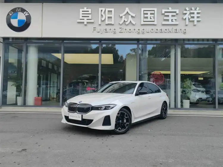 BMW i3 2023 eDrive 40 L Night Edition