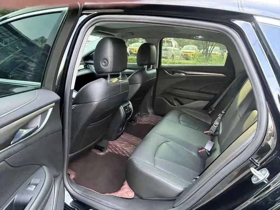 بيوك لاقروس ٢٠٢٢ ٦٥٢تي الفاخرة