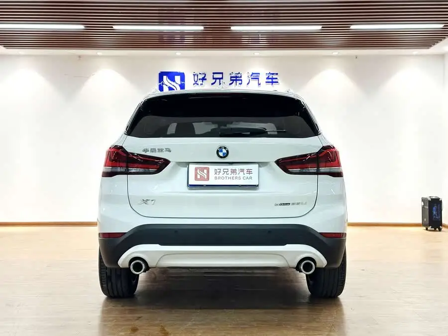 بي إم دبليو X1 2021 sDrive25Li النسخة الرائدة