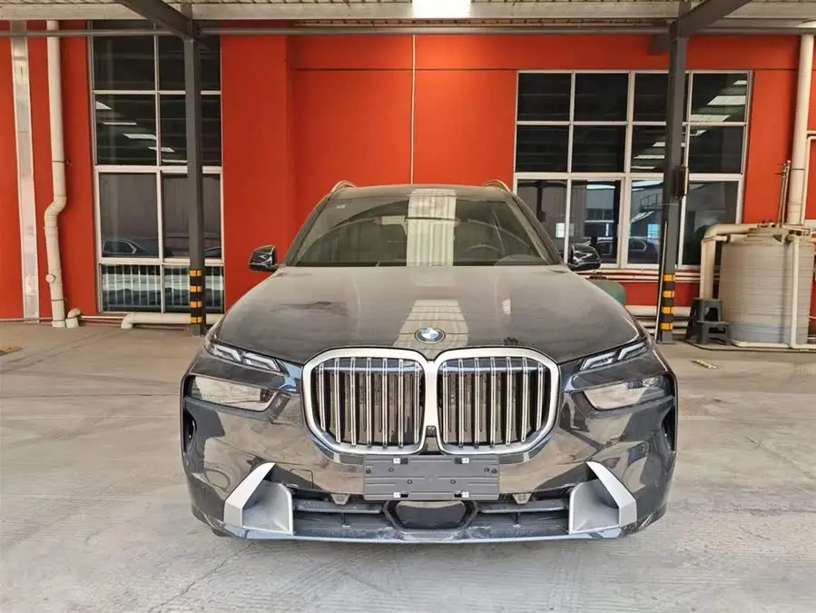 BMW X7 2023 xDrive40i Luxury Package